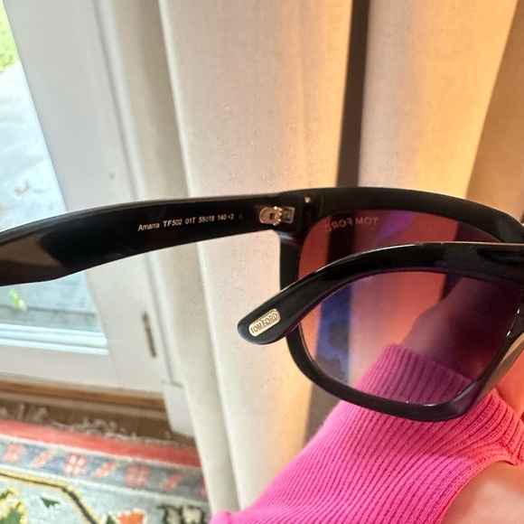 Amarra Tom Ford sunglasses in burgundy/black - Picture 3 of 9